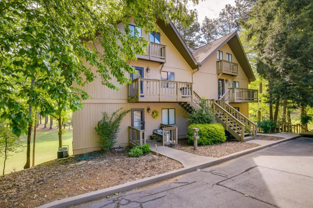 Keowee Key Condo Rental with Golf Course View! photo 2