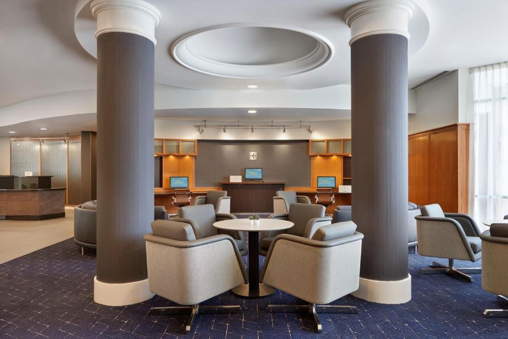 Courtyard by Marriott Toronto Mississauga/Meadowvale photo 4