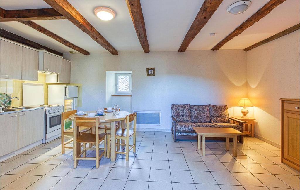 Amazing Home In Castelnau D Mandailles With Outdoor Swimming Pool And 1 Bedrooms photo 2