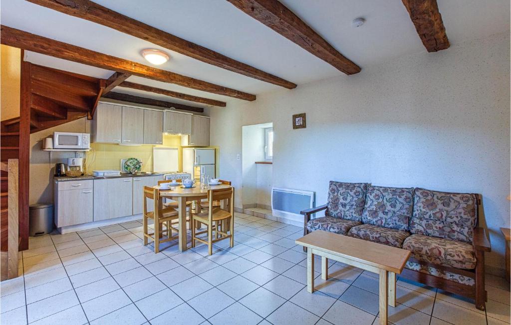 Amazing Home In Castelnau D Mandailles With Outdoor Swimming Pool And 1 Bedrooms photo 4