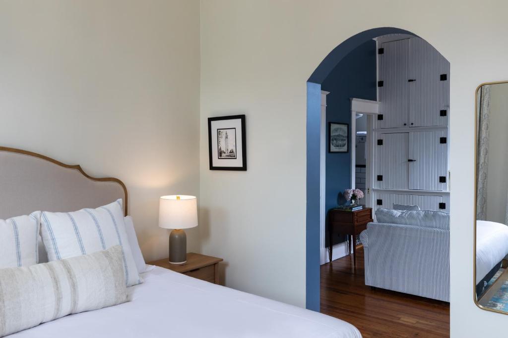 The Boulevard Inn photo 1