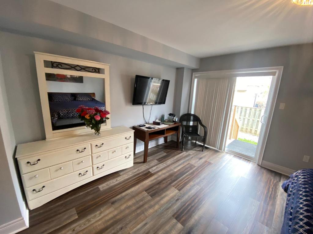 2 bedroom with 2 ensuites Unit in Richmond Hill photo 4