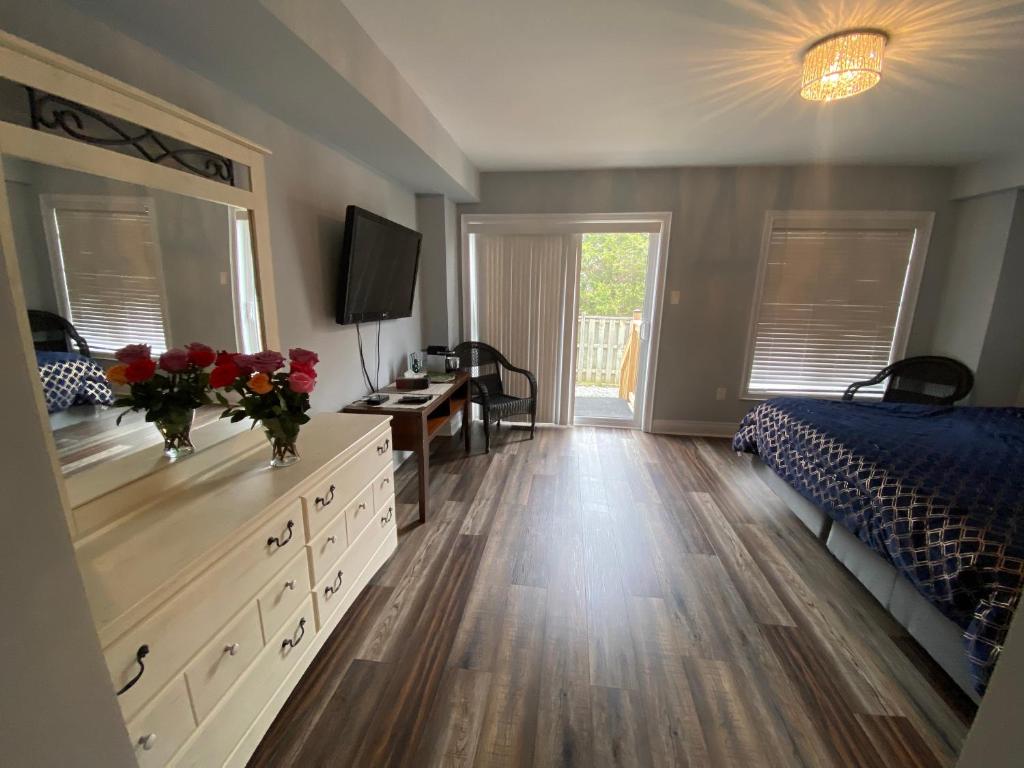 2 bedroom with 2 ensuites Unit in Richmond Hill photo 3