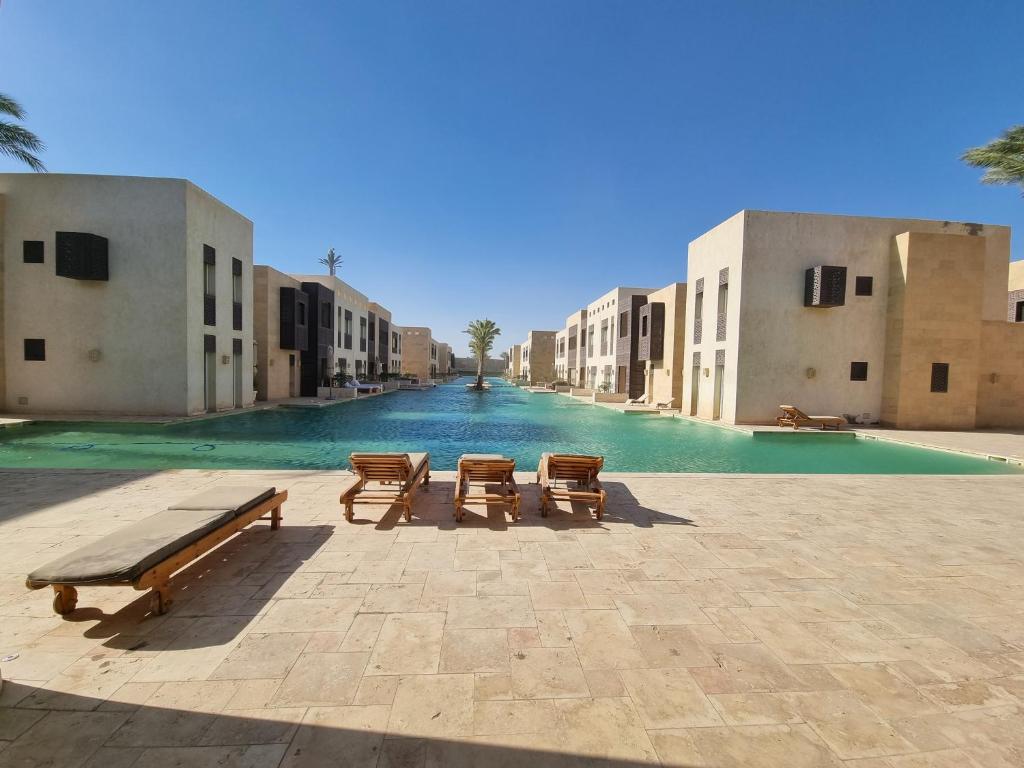 1 Bedroom, Pool view and 2 balconies, Scarab Club photo 2
