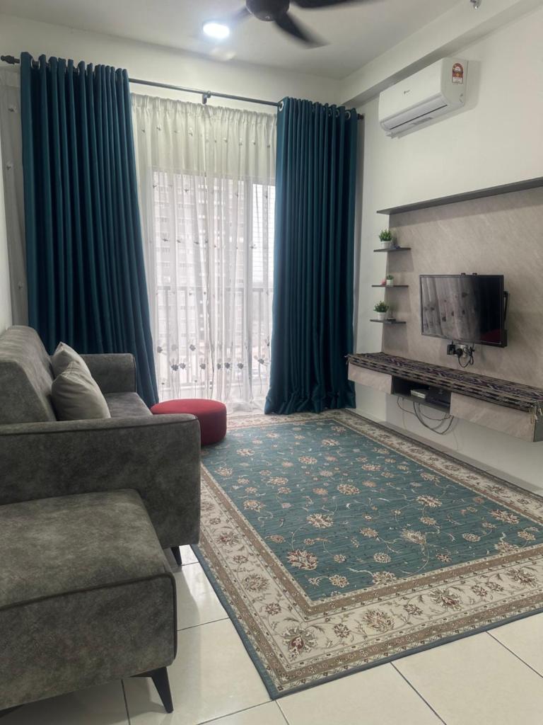 IQ Homestay Cybersouth with Swimming Pool photo 1