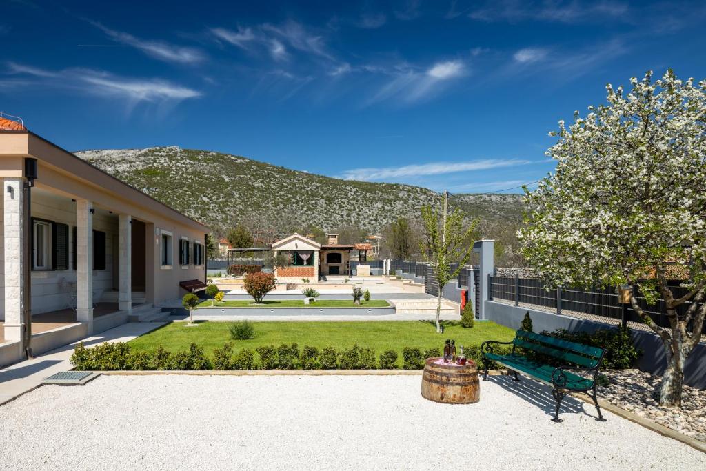 Villa Big Garden photo 3