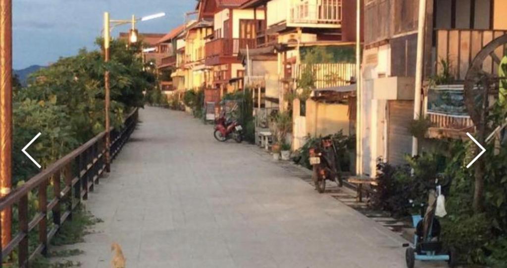 Chiang Khan Riverside Bungalows - Tap to explore photos