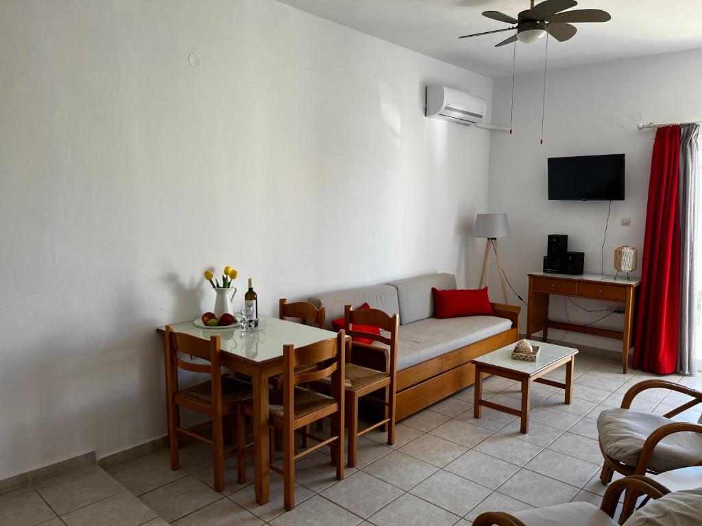 Michael Apartments photo 2