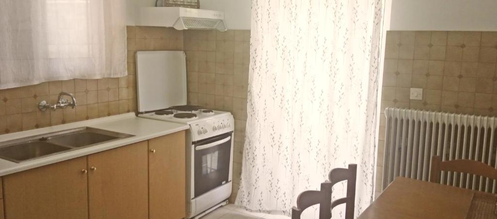 Nephiria's Apt 1 in Kamari! photo 1