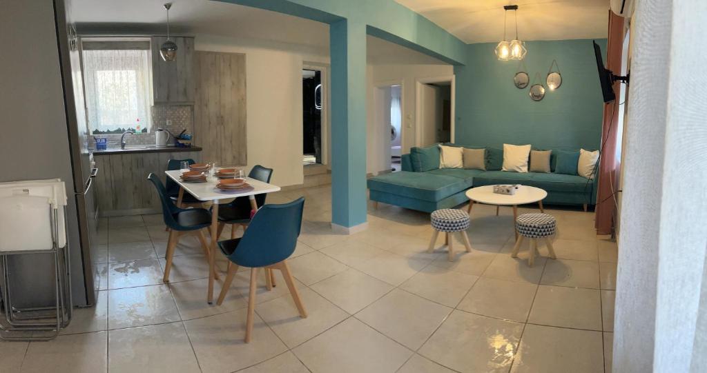 Irida House photo 3