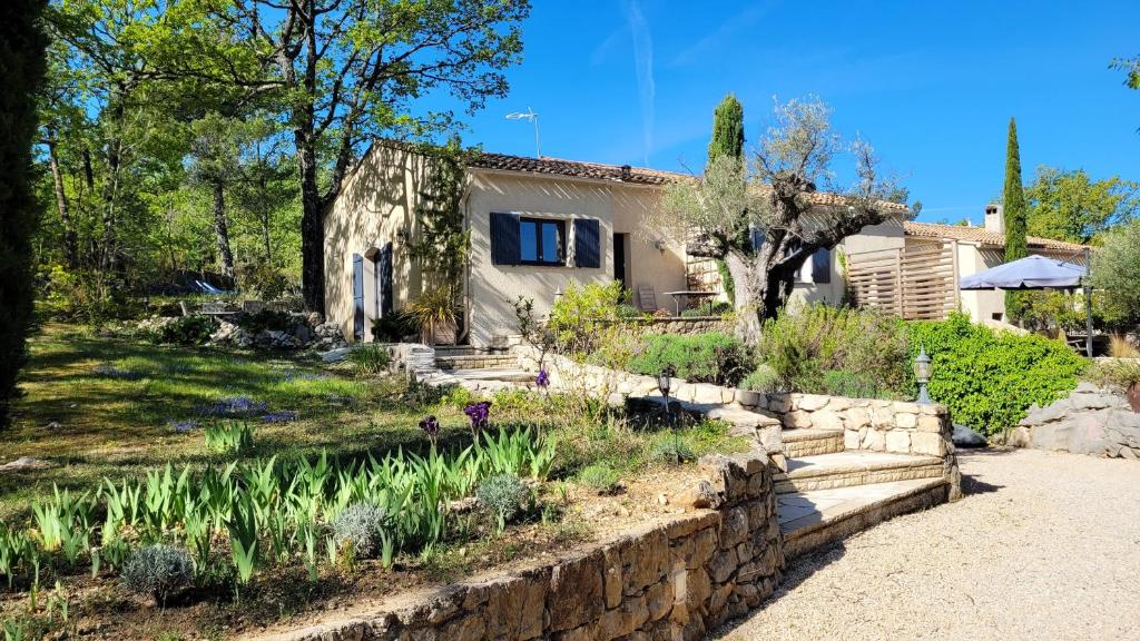 Maison de 3 chambres avec piscine partagee jardin clos et wifi a Mons photo 1