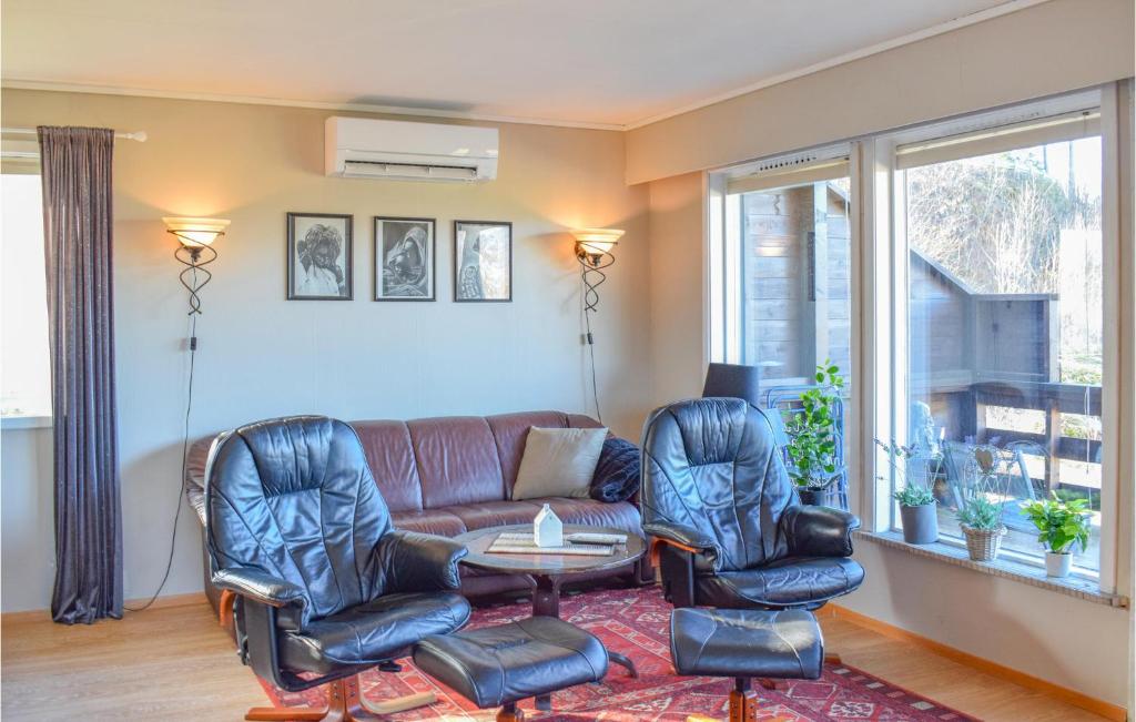 Awesome Home In Sknevik With Wifi And 4 Bedrooms photo 2