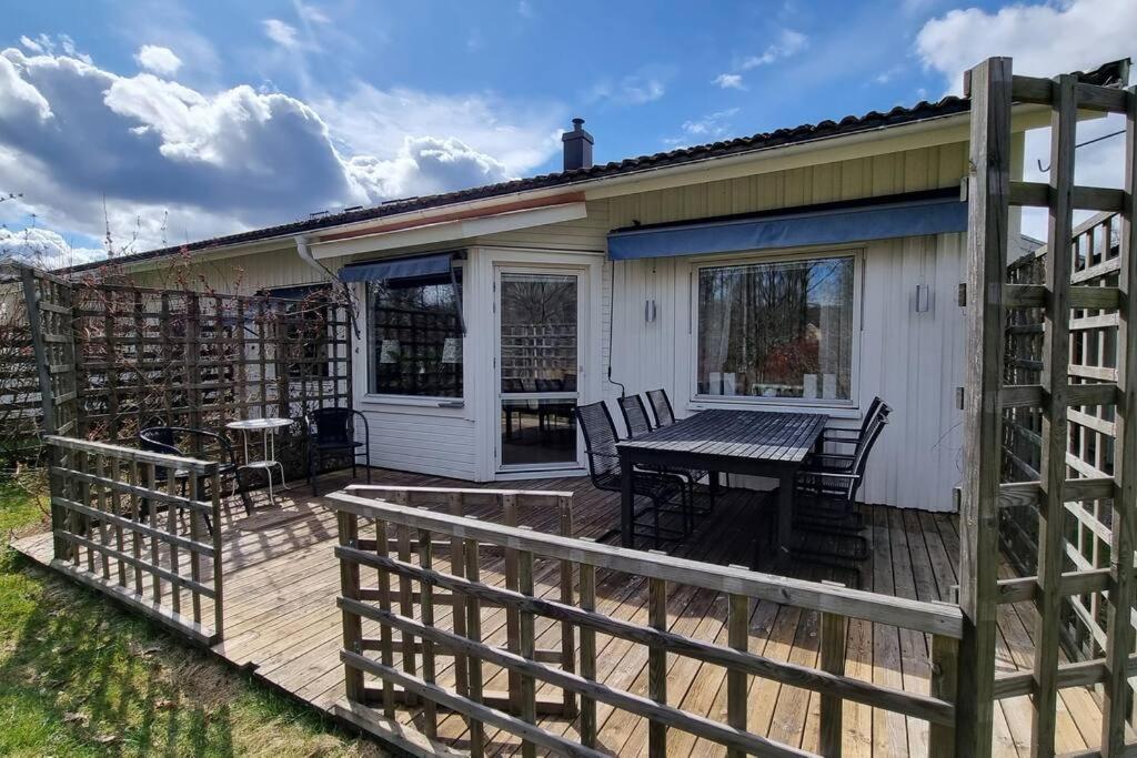Trivsamt parhus i lugnt område inne i Tranås! Room Type - Two-Bedroom Villa