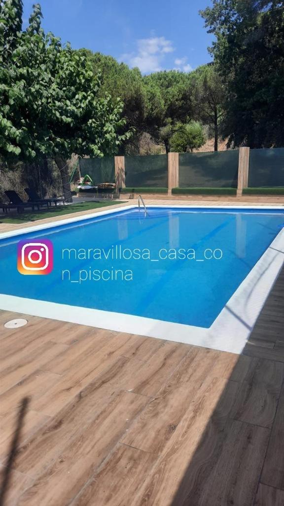 Maravillosa casa con piscina grande y bosque photo 1