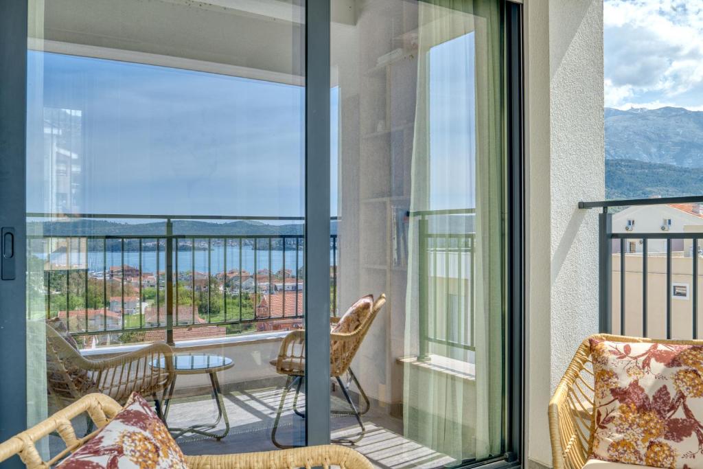 Helena apartment Tivat photo 1