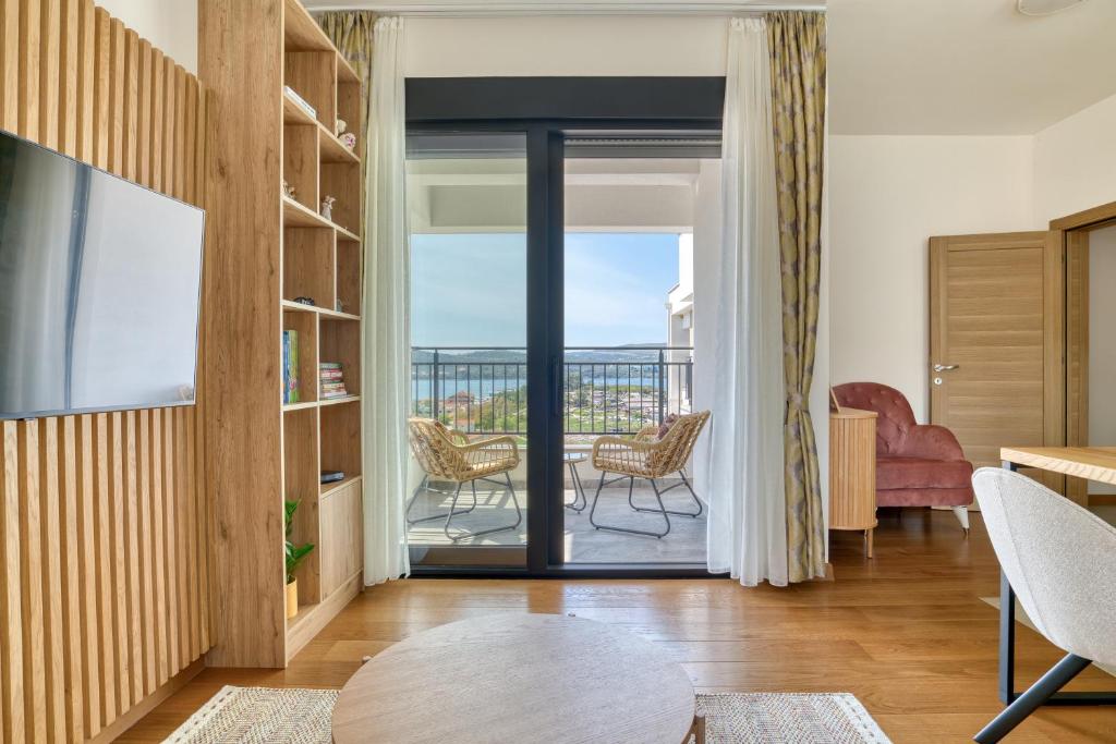 Helena apartment Tivat photo 2
