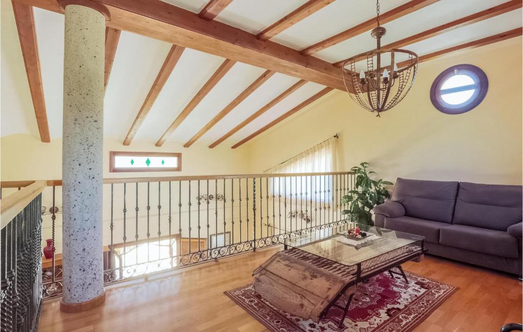 Beautiful Home In Caravaca With Wifi, Swimming Pool And 5 Bedrooms photo 4