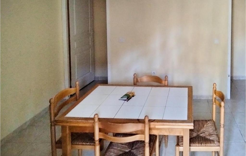 Beautiful Apartment In St Maximin La Ste Baum With Wifi And 1 Bedrooms photo 2
