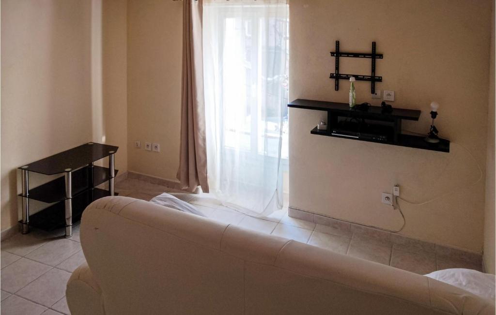 Beautiful Apartment In St Maximin La Ste Baum With Wifi And 1 Bedrooms photo 4