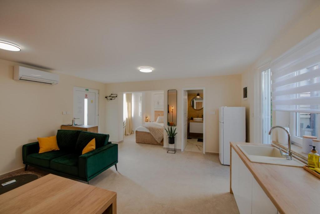 Studio Apartment Mare with private garden and jacuzzi photo 4