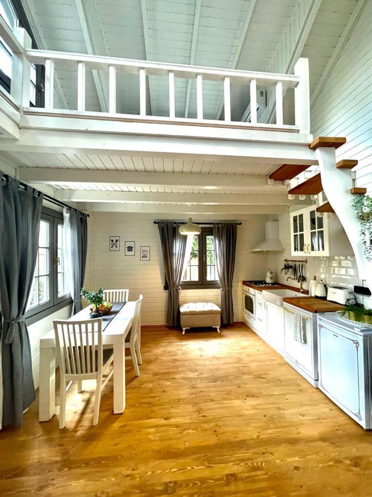 Egeos Lake House