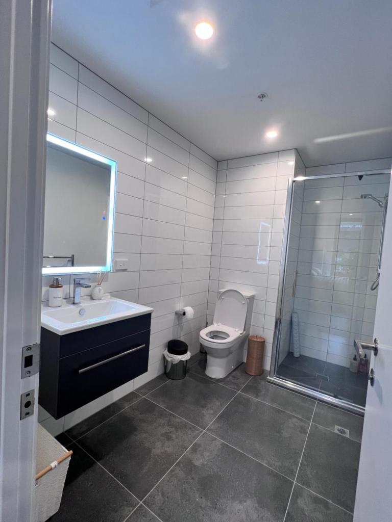 3 bedroom apartment in Newmarket photo 2