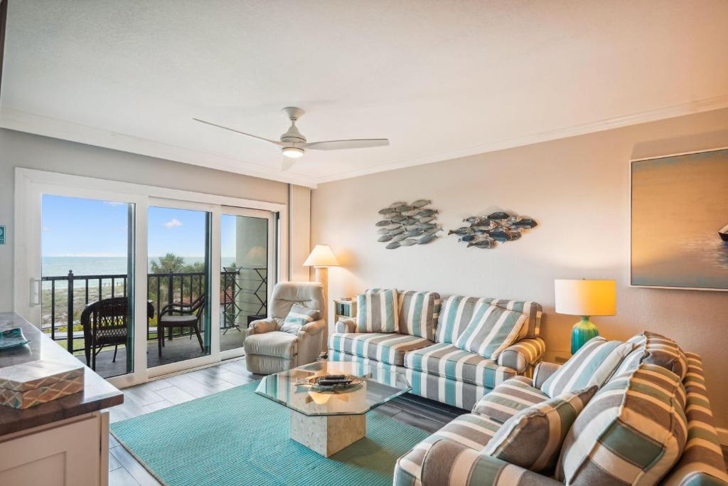 Land's End 9-304 Beach Front - Premier image