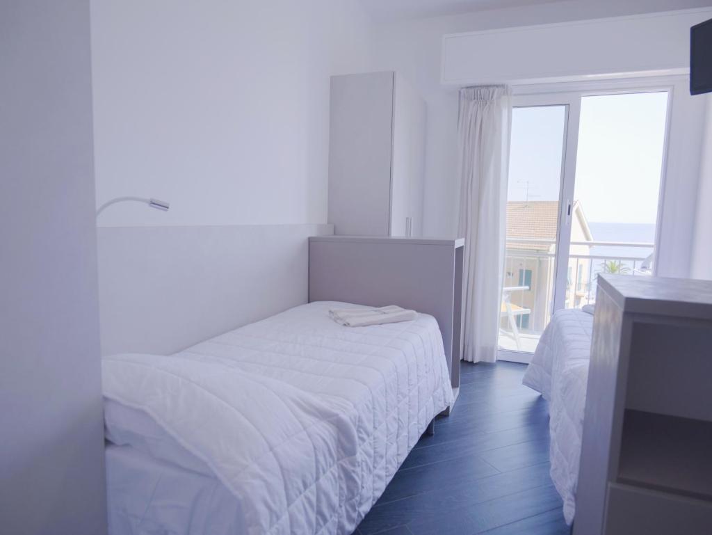 Hotel Liliana photo 1