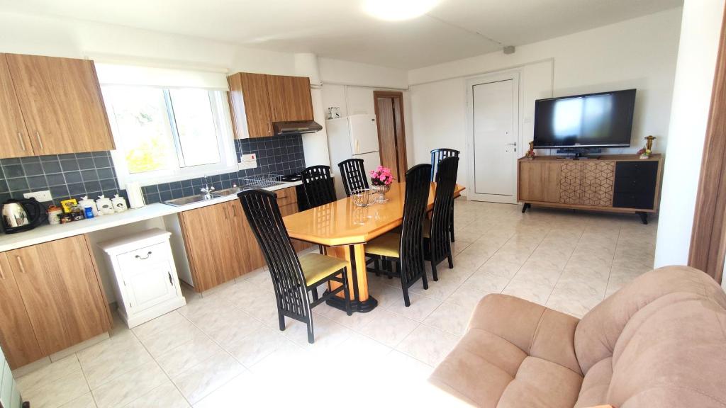 Fun Guest House with Pool near Troodos photo 3