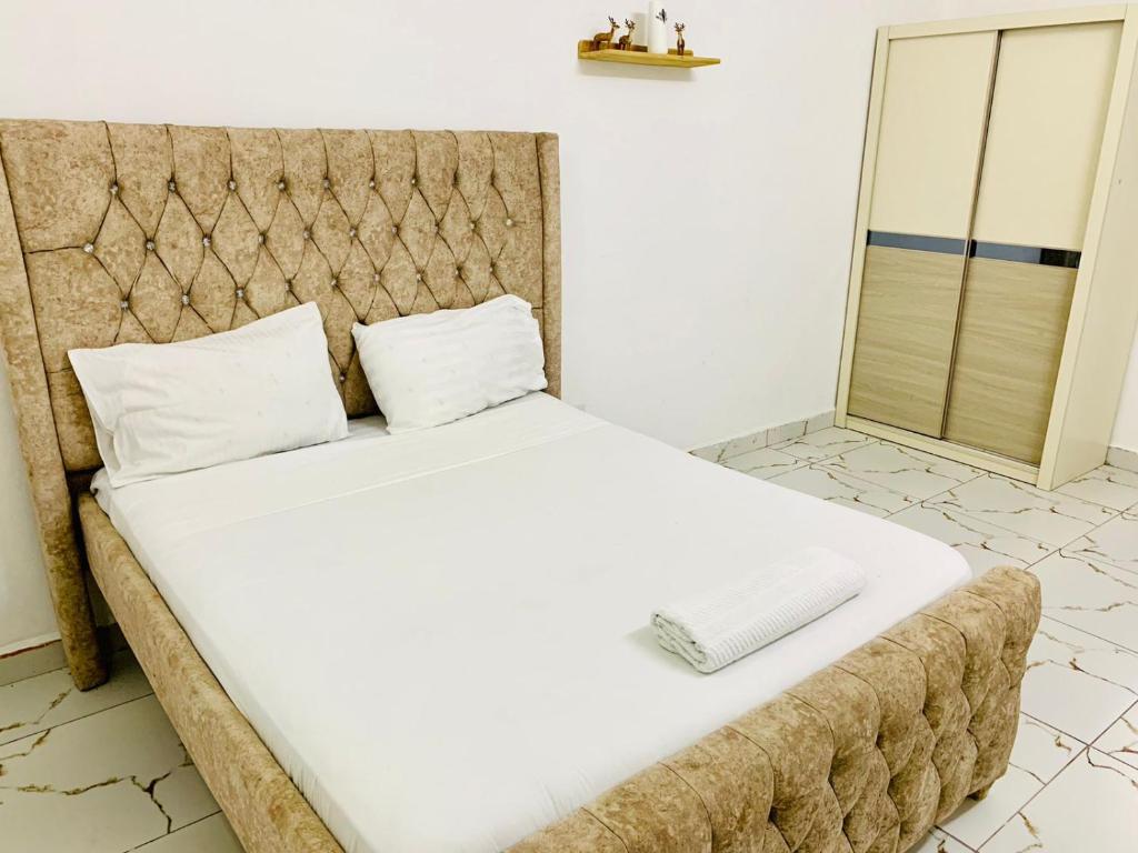 Lux Suites 1 Bedroom Hydro Apartments Nyali