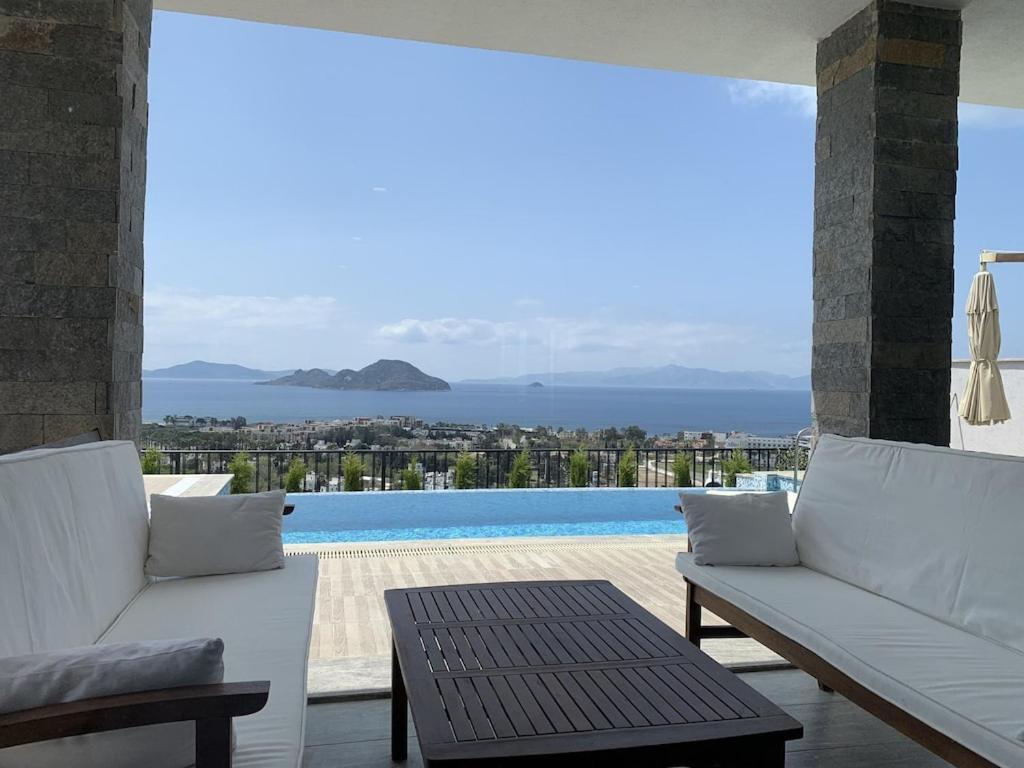 Bodrum - 5 bedrooms “Sunset villa”, with infinity heated swimming pool photo 1