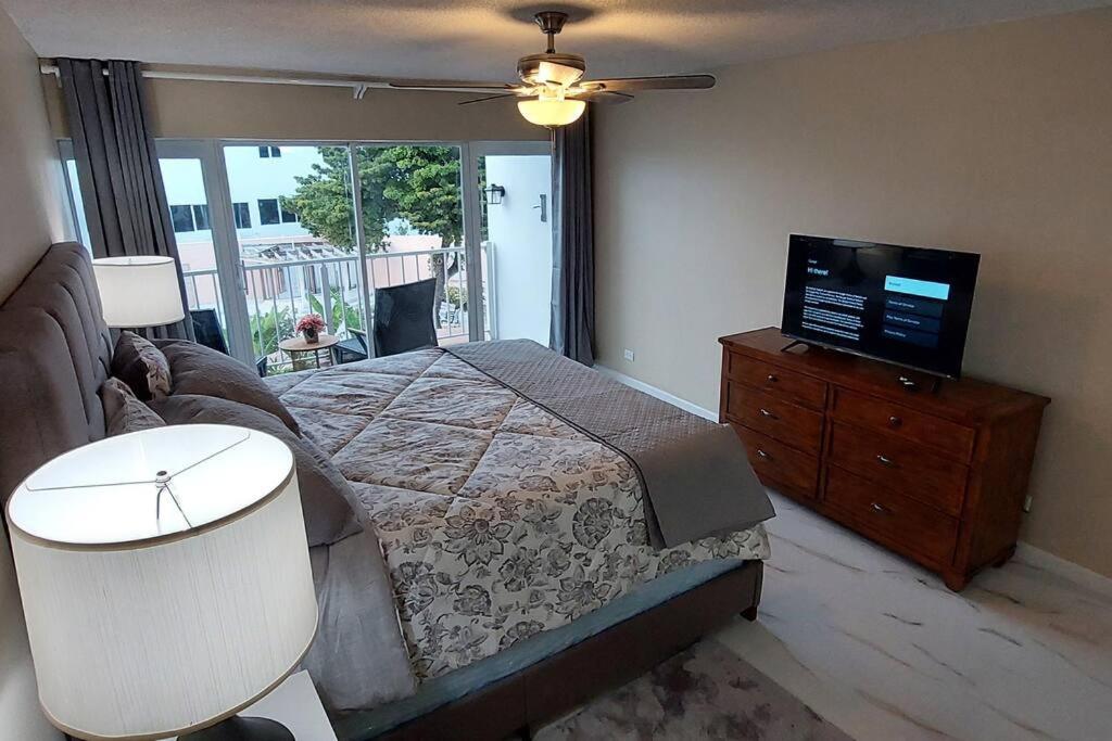 Nassau Harbour Cozy 2 bedroom Condo