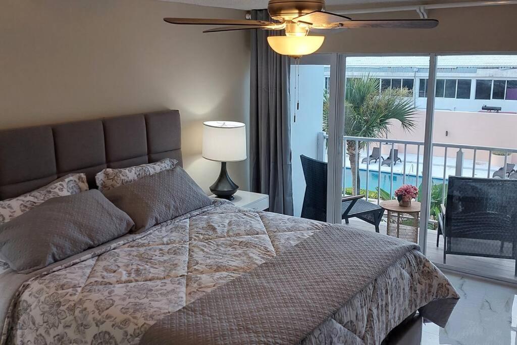Nassau Harbour Cozy 2 bedroom Condo photo 4