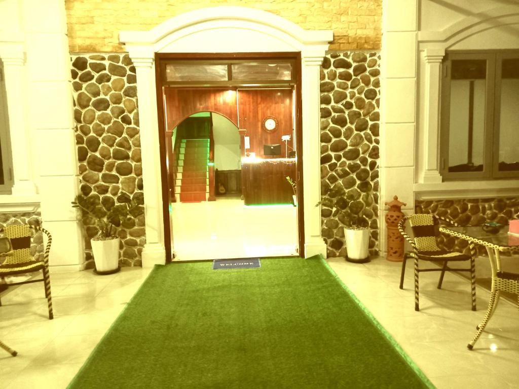 Queen"s Hotel Mountain view photo 4