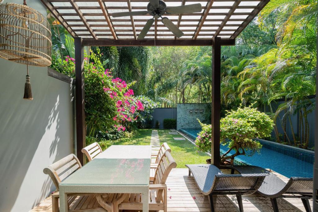 Your Private Paradise - 2BR Tropical Pool Villa Astree photo 1