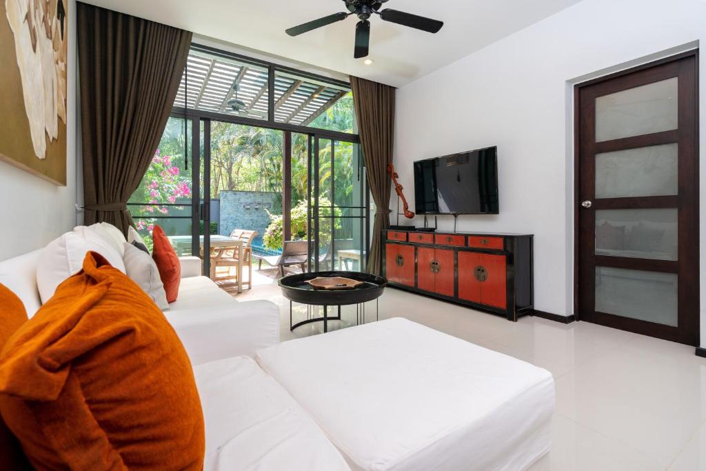 Your Private Paradise - 2BR Tropical Pool Villa Astree photo 2