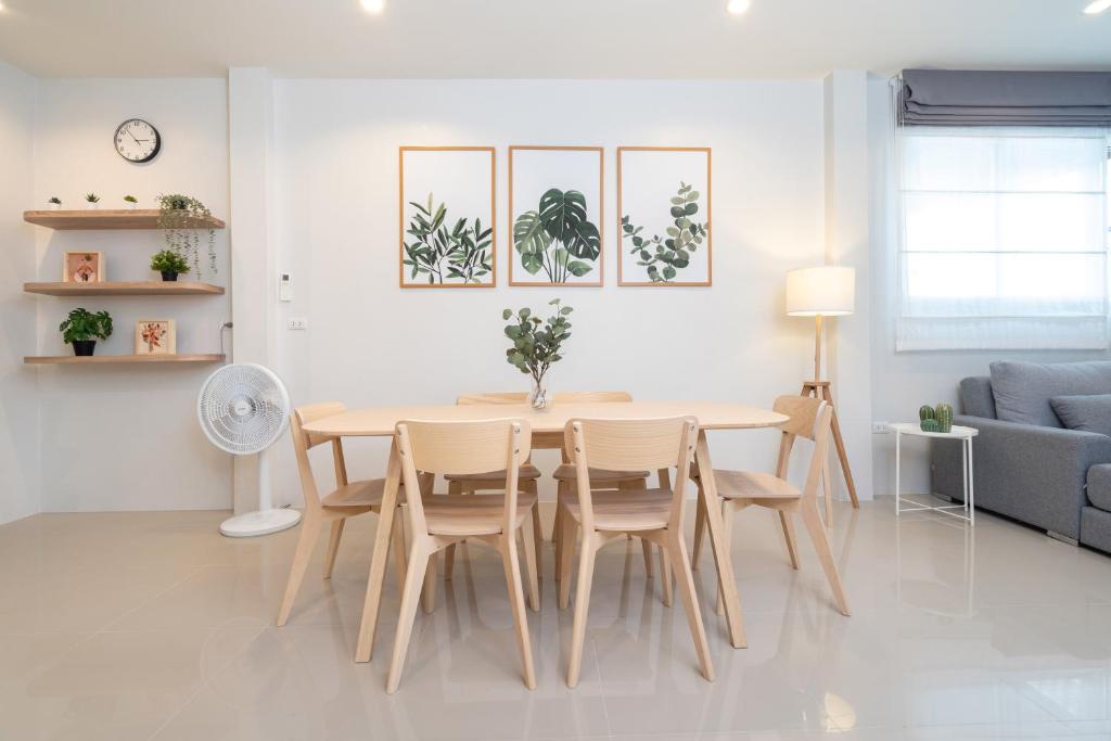 2BR Homey townhome 350M walk to Kata Beach photo 2