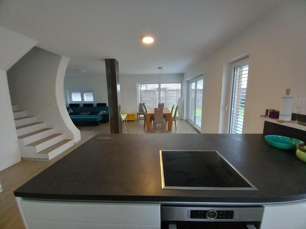 Riverside Holiday House photo 4
