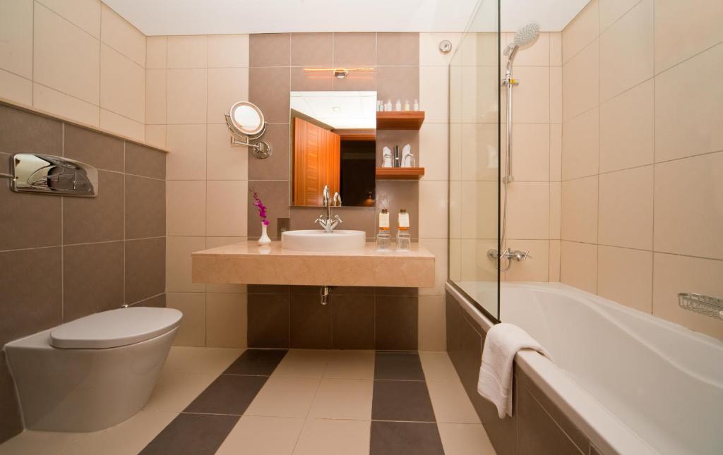 Семейный (Клубный люкс), Отель City Seasons Al Hamra Hotel