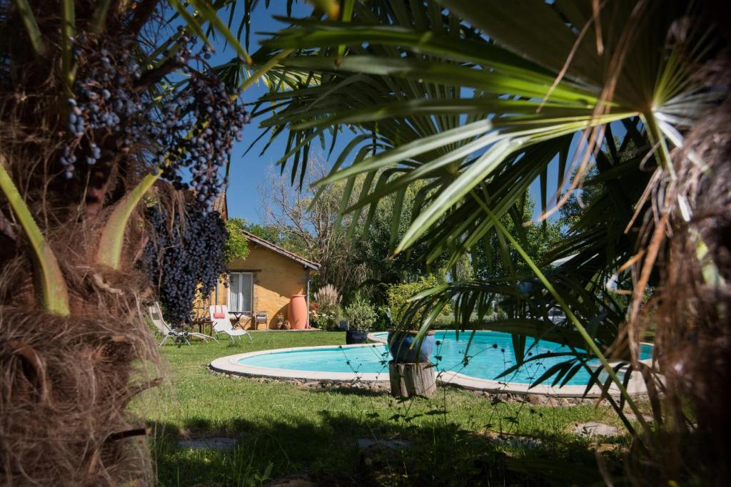 Idyllic fermette near Marciac- 8 people entire property photo 3
