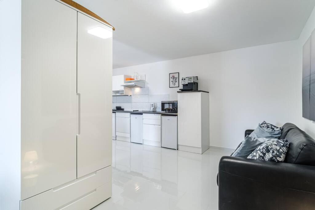 Luka 2 SEA&Beach front apartment photo 3