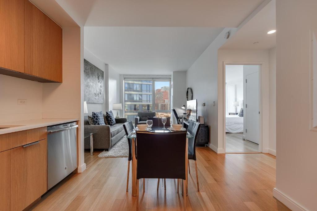 Global Luxury Suites at Via 57 image
