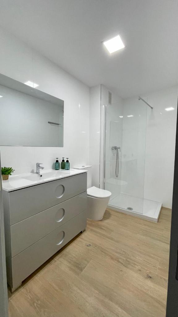 Light in Vila-real, central apartment with office photo 2