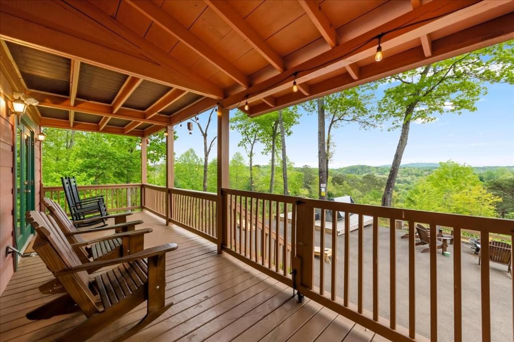 Best Views in Ellijay - Waffle Bar-King Bed-HotTub image