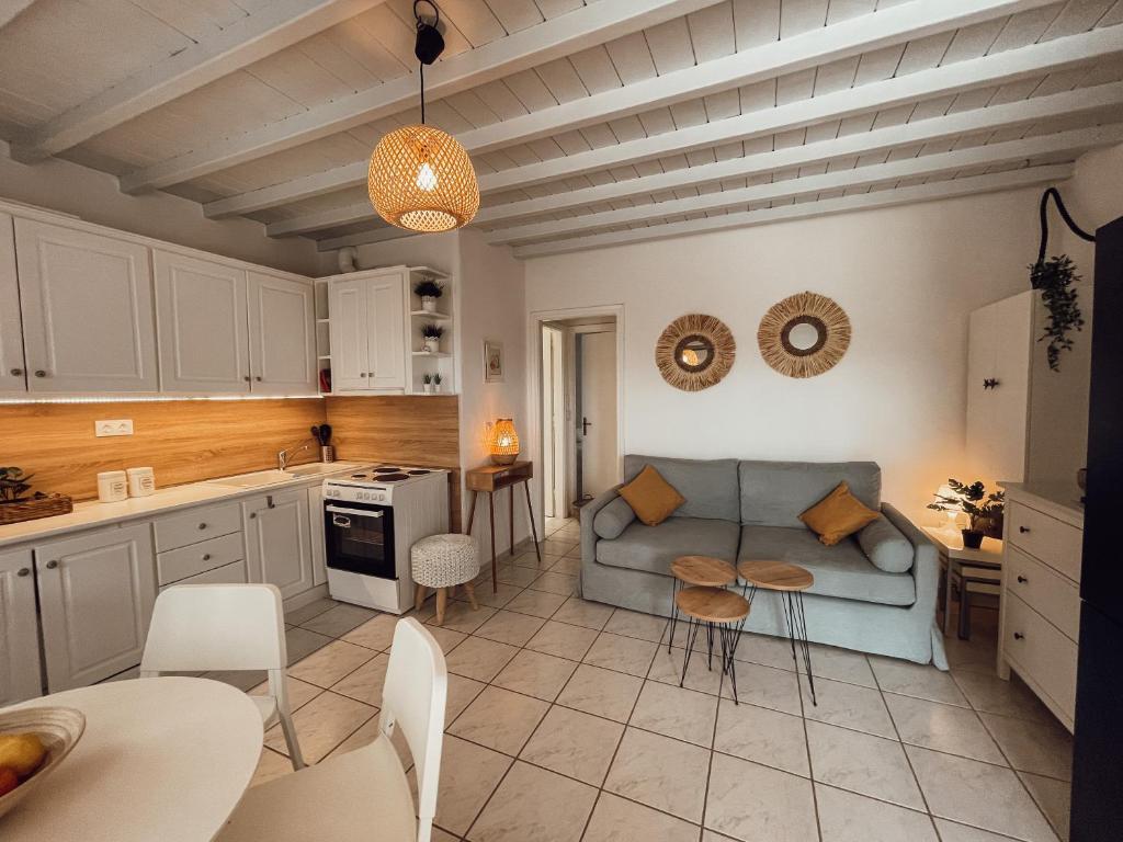 Cosy Home at Kalafatis beach - Cielo Homes photo 3
