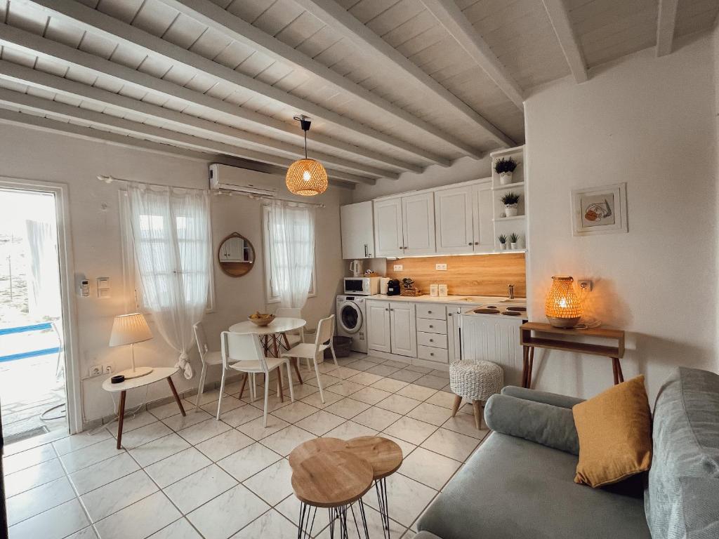 Cosy Home at Kalafatis beach - Cielo Homes photo 4