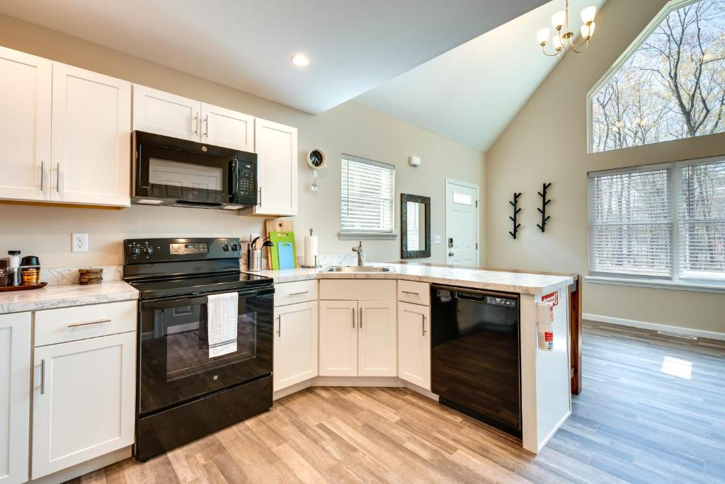 Pocono Lake Vacation Rental Community Amenities! photo 1
