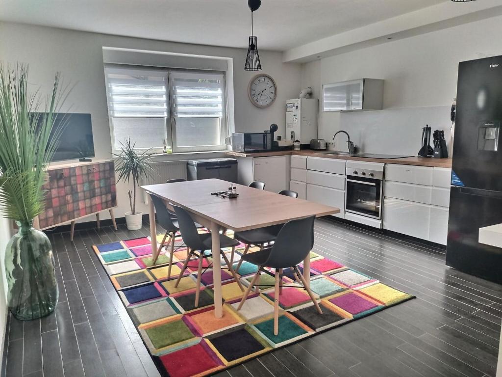 Ch privée 18m - Canapé - Netflix - Appart 120m photo 2