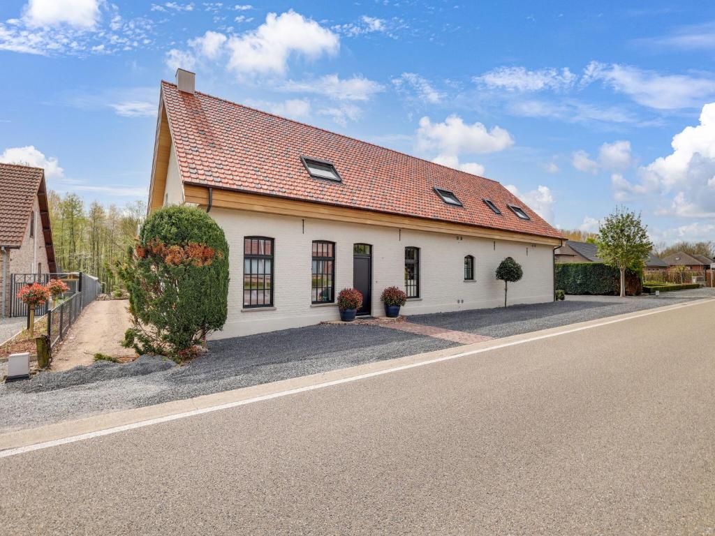 Luxurious 5-star house in Limburg with jacuzzi, a paradise for families