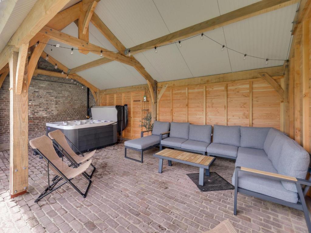Luxurious 5-star house in Limburg with jacuzzi, a paradise for families photo 4